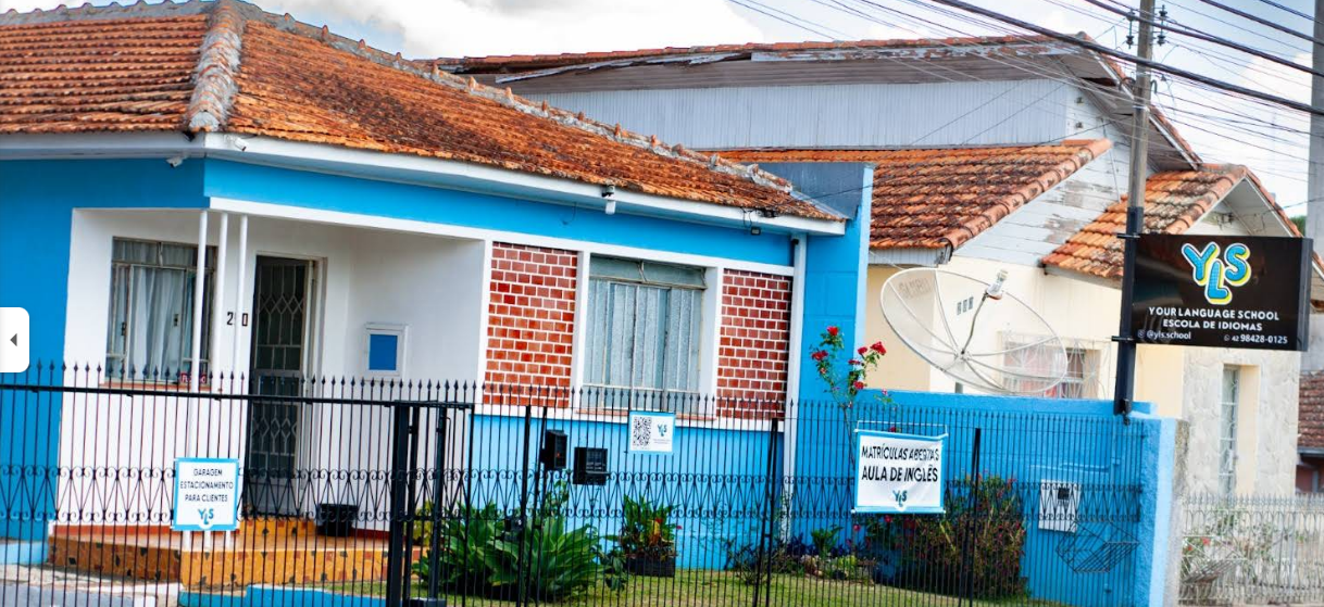 Fachada da Escola YLS